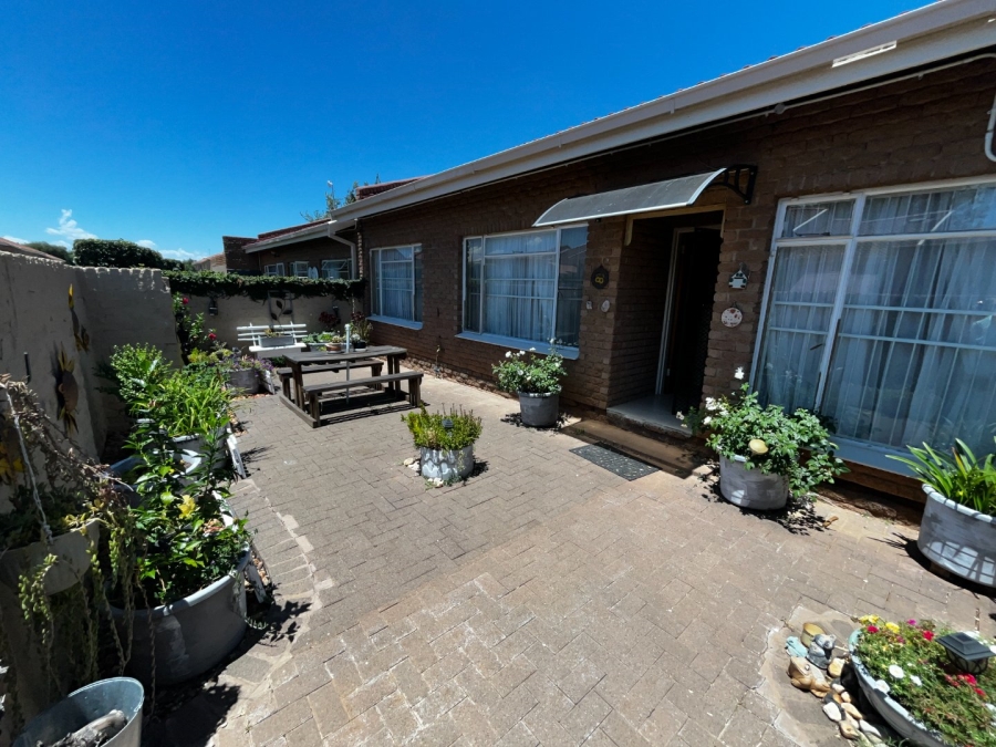 3 Bedroom Property for Sale in Pellissier Free State